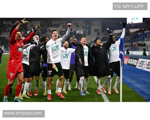 法国杯激战昂热与巴黎争锋谁能在这场对决中笑到最后